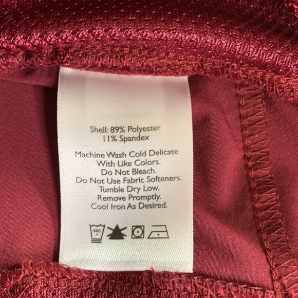 Eddie Bauer Ruched Capris in Dark Berry - Picture 4 of 6